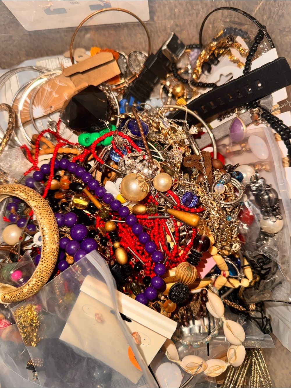 Vintage to now assorted Jewelry - Picture 3 of 3